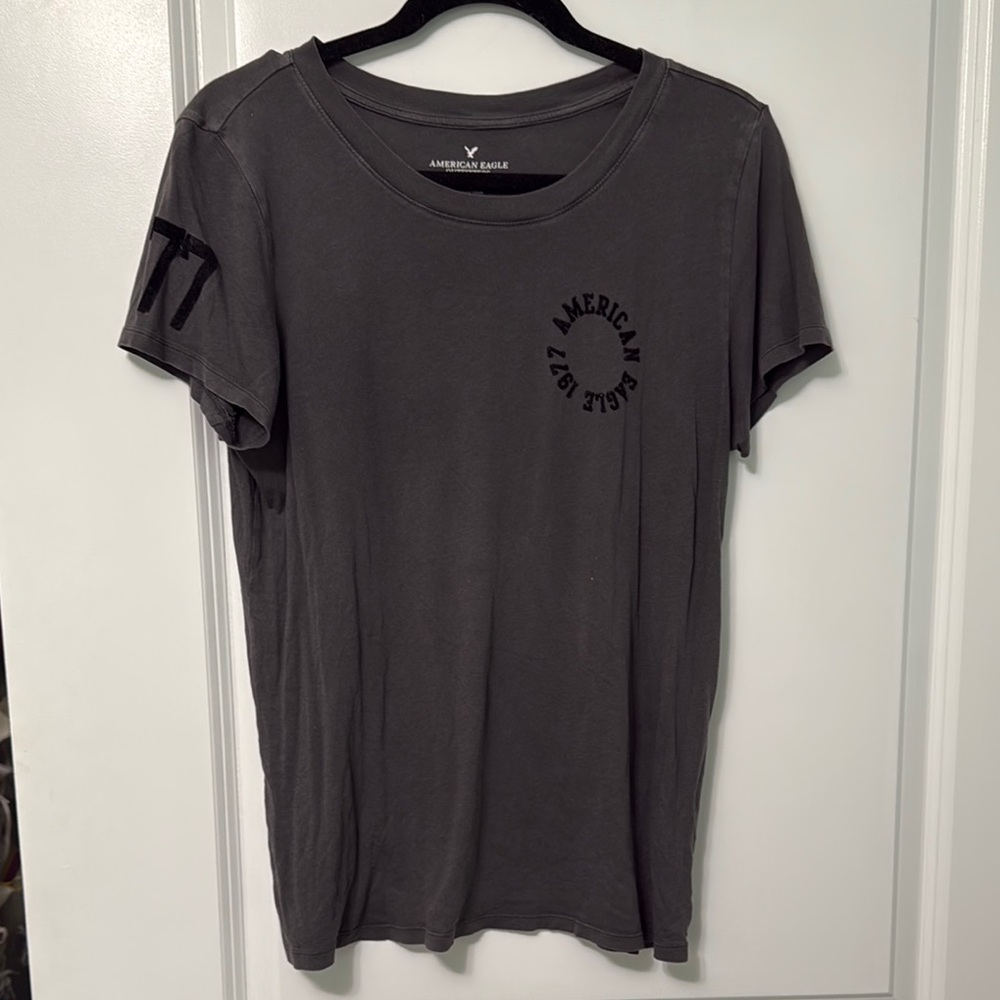 American Eagle Gray Shirt